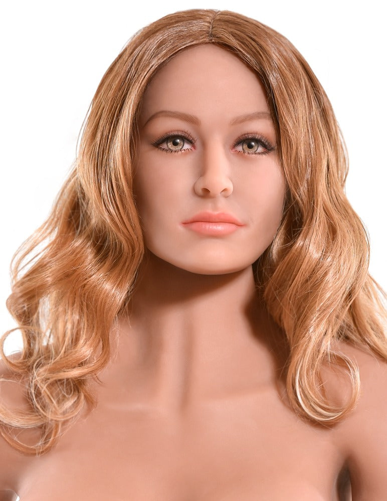 05943260000-4-Ultimate Fantasy Dolls Bianca-4