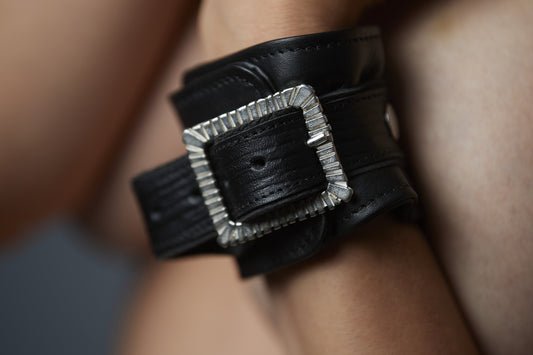 Lederfesseln-Set für Arme und Füße von Sexy Südtirol